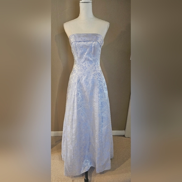 Jody Dresses & Skirts - Periwinkle Floral Formal